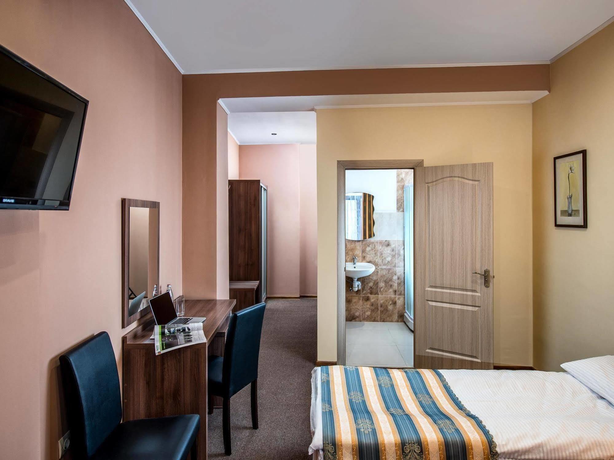 Lviv Central Jam Hotel Exterior foto